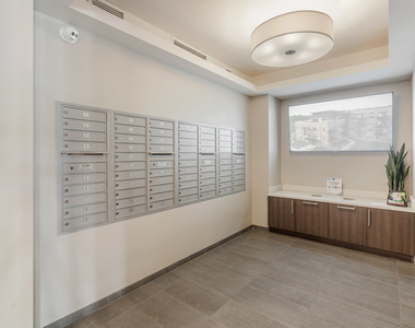 101 W Liberty Street - Photo Thumbnail 12