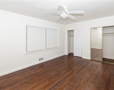 425 Lindbergh Drive Ne - Photo Thumbnail 6