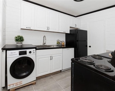 425 Lindbergh Drive Ne - Photo Thumbnail 1