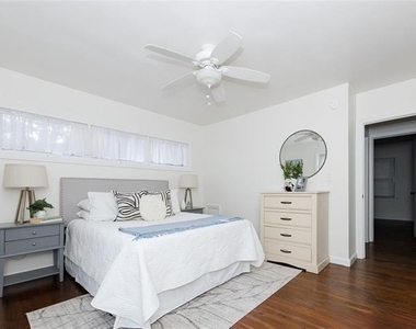 425 Lindbergh Drive Ne - Photo Thumbnail 3