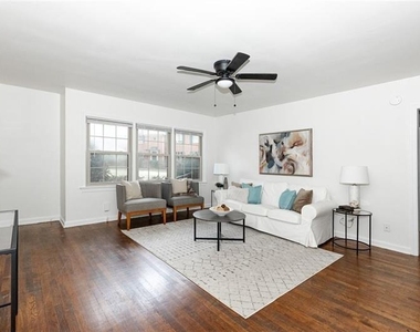 425 Lindbergh Drive Ne - Photo Thumbnail 2