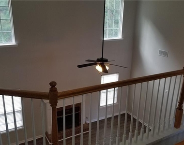 3652 Roxfield Drive - Photo Thumbnail 4