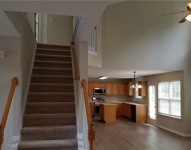 3652 Roxfield Drive - Photo Thumbnail 5