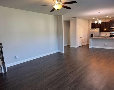 4472 Beechnut View - Photo Thumbnail 8