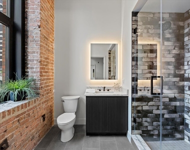 153 W Ohio Street - Photo Thumbnail 6