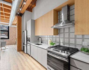 153 W Ohio Street - Photo Thumbnail 9