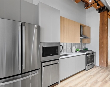 153 W Ohio Street - Photo Thumbnail 8