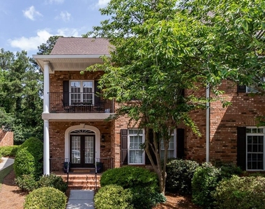 2537 Oglethorpe Circle Ne - Photo Thumbnail 1