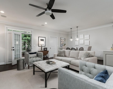 2537 Oglethorpe Circle Ne - Photo Thumbnail 9