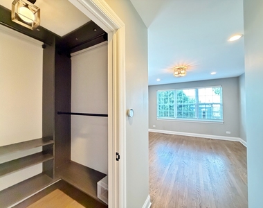 2427 W Grenshaw Street - Photo Thumbnail 9
