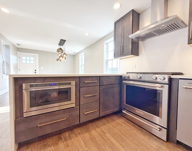 2427 W Grenshaw Street - Photo Thumbnail 28