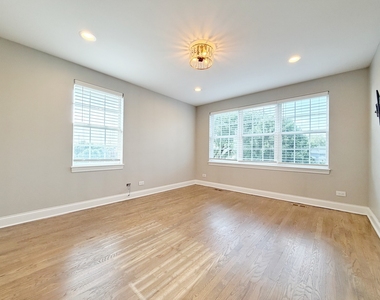 2427 W Grenshaw Street - Photo Thumbnail 8