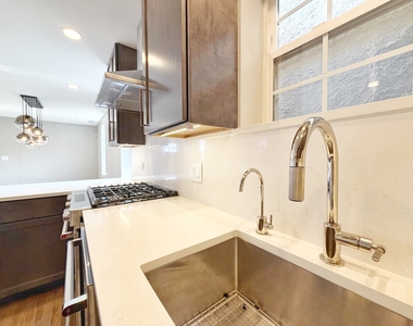 2427 W Grenshaw Street - Photo Thumbnail 30