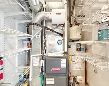 2427 W Grenshaw Street - Photo Thumbnail 32