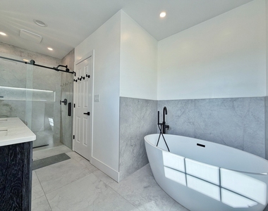 2427 W Grenshaw Street - Photo Thumbnail 13