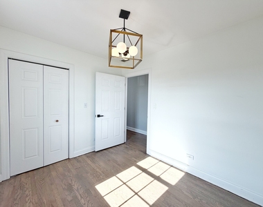 2427 W Grenshaw Street - Photo Thumbnail 21