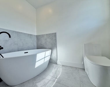 2427 W Grenshaw Street - Photo Thumbnail 14