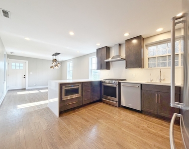 2427 W Grenshaw Street - Photo Thumbnail 2