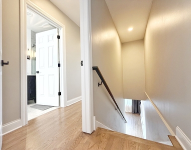 2427 W Grenshaw Street - Photo Thumbnail 16