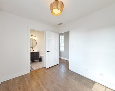 2427 W Grenshaw Street - Photo Thumbnail 18