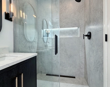 2427 W Grenshaw Street - Photo Thumbnail 12