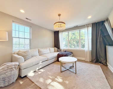 2427 W Grenshaw Street - Photo Thumbnail 6
