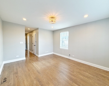 2427 W Grenshaw Street - Photo Thumbnail 7