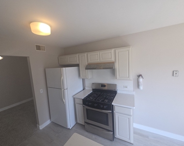 299 Pembridge Lane - Photo Thumbnail 4