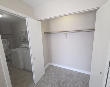 299 Pembridge Lane - Photo Thumbnail 13
