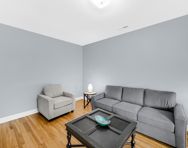 6022 S Eberhart Avenue - Photo Thumbnail 2