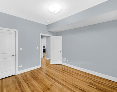 6022 S Eberhart Avenue - Photo Thumbnail 6