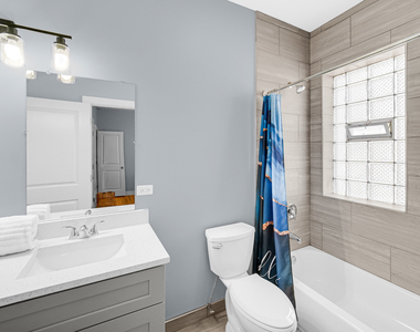 6022 S Eberhart Avenue - Photo Thumbnail 11