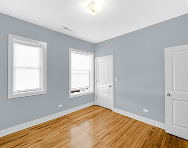 6022 S Eberhart Avenue - Photo Thumbnail 16