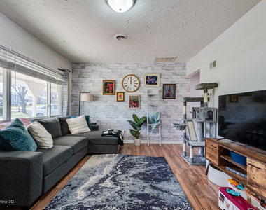 11248 193rd Street - Photo Thumbnail 1