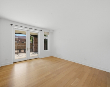 434 W Melrose Street - Photo Thumbnail 11