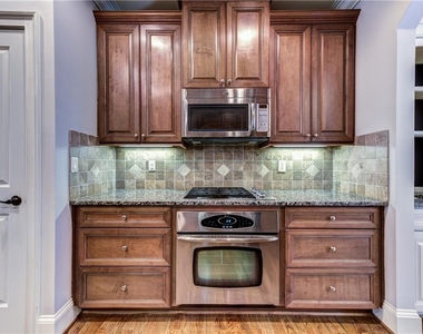 1516 Donaldson Park Drive Ne - Photo Thumbnail 8
