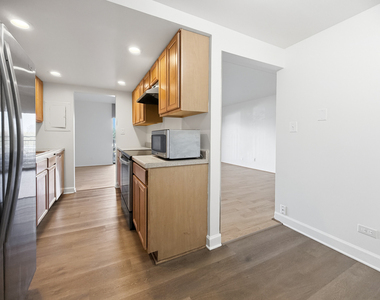 6340 Americana Drive - Photo Thumbnail 6