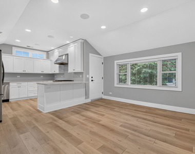 240 S Brainard Avenue - Photo Thumbnail 9
