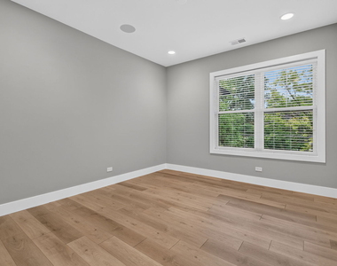 240 S Brainard Avenue - Photo Thumbnail 16