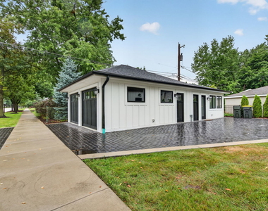 240 S Brainard Avenue - Photo Thumbnail 2