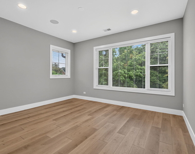 240 S Brainard Avenue - Photo Thumbnail 19