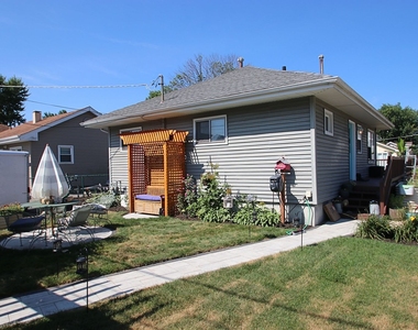 32 Lakeside Lane - Photo Thumbnail 2
