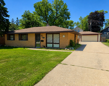 17 California Avenue - Photo Thumbnail 1