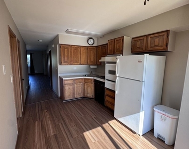539 N Lake Street - Photo Thumbnail 8