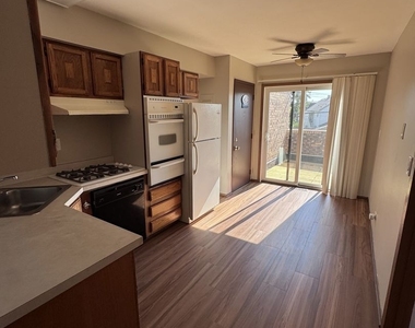 539 N Lake Street - Photo Thumbnail 7