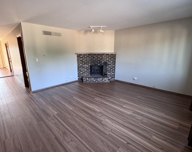 539 N Lake Street - Photo Thumbnail 3