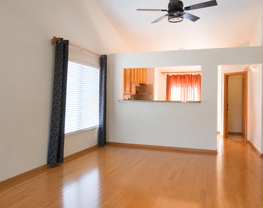 127 W Amberley Drive - Photo Thumbnail 9