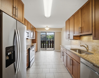 1655 Lake Cook Road - Photo Thumbnail 8
