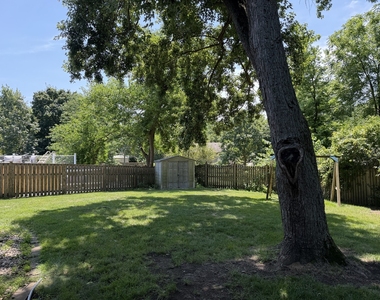 1927 Farmington Court - Photo Thumbnail 25