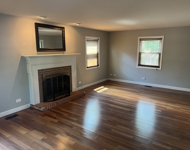 1927 Farmington Court - Photo Thumbnail 2